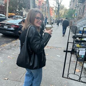 Meet your Posher, Julia